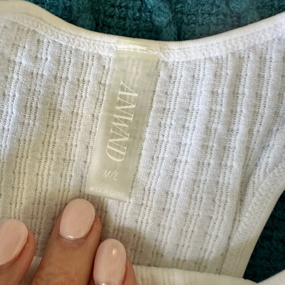 Cute White Crop - Picture 3 of 4